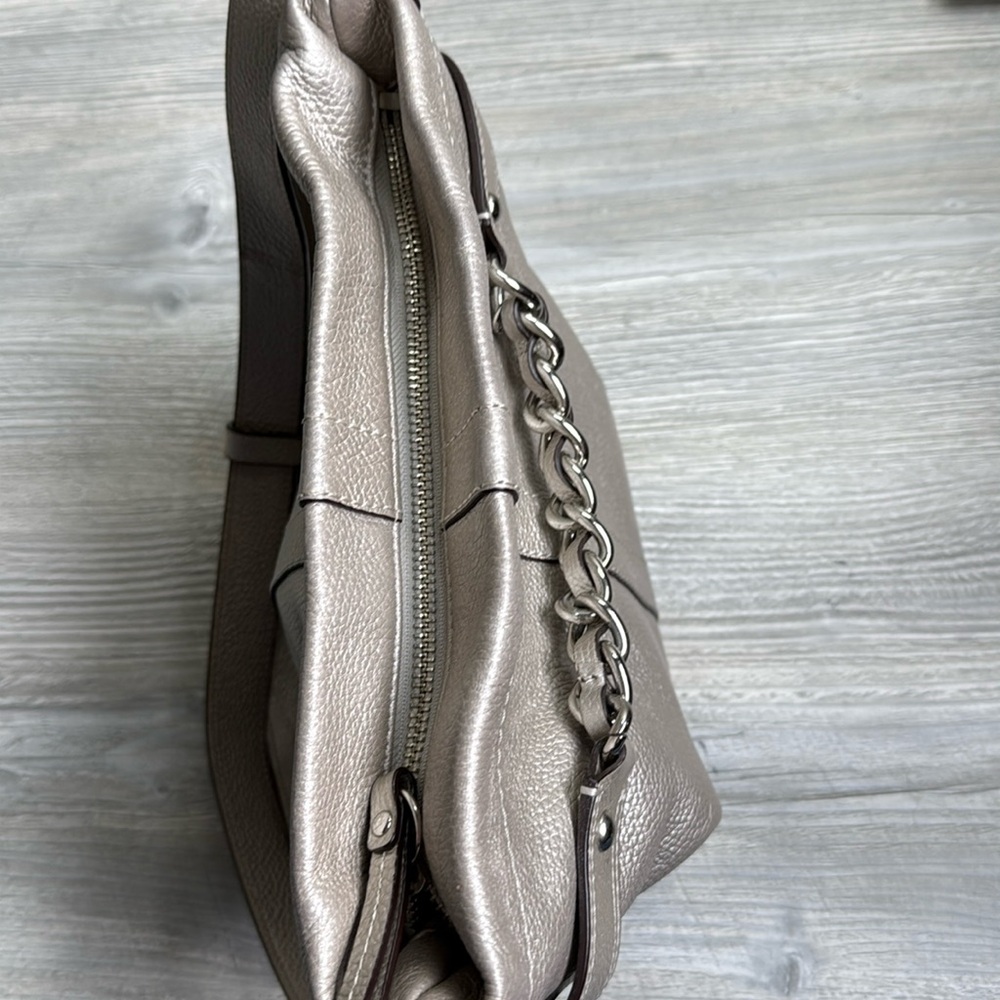 Coach metallic champagne silver pebbled leather chain duffle convertible handbag - Picture 7 of 13